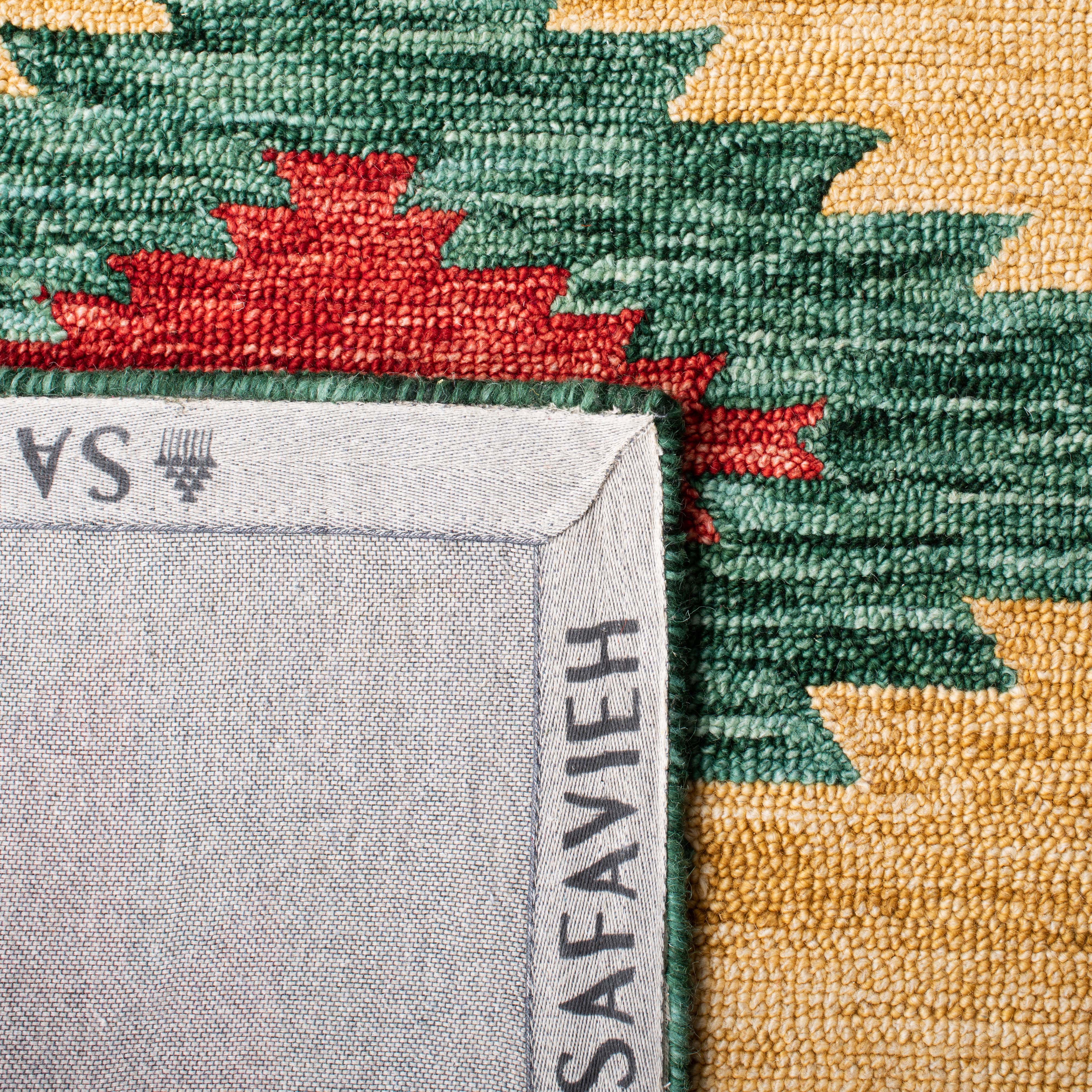 Safavieh Aspen 704 Rug, APN704 - Green / Red