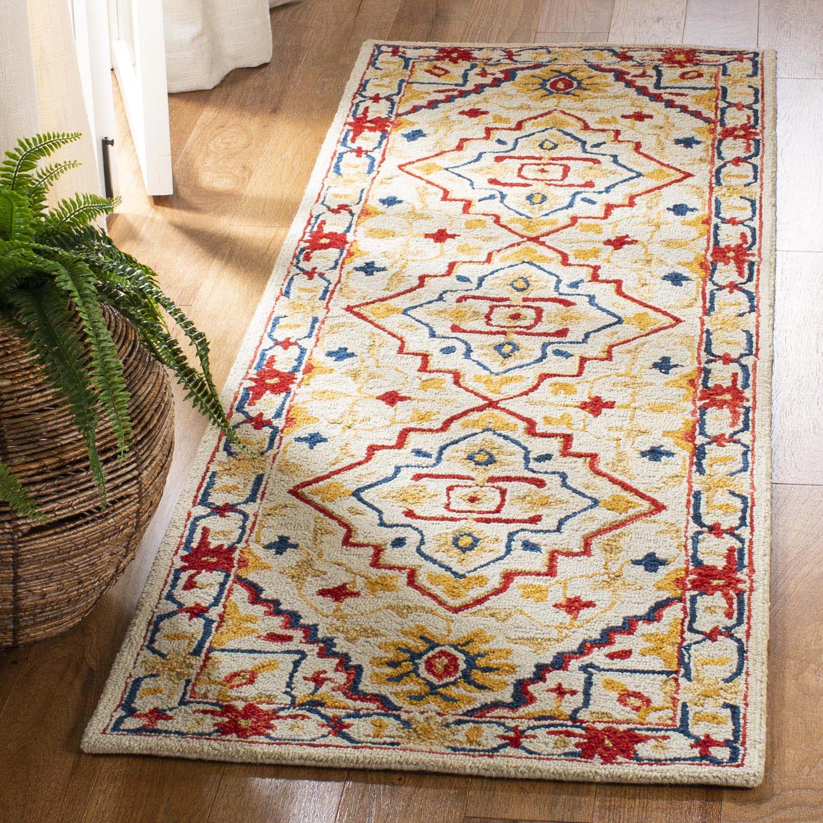 Safavieh Aspen 705 Rug, APN705 - Ivory / Multi