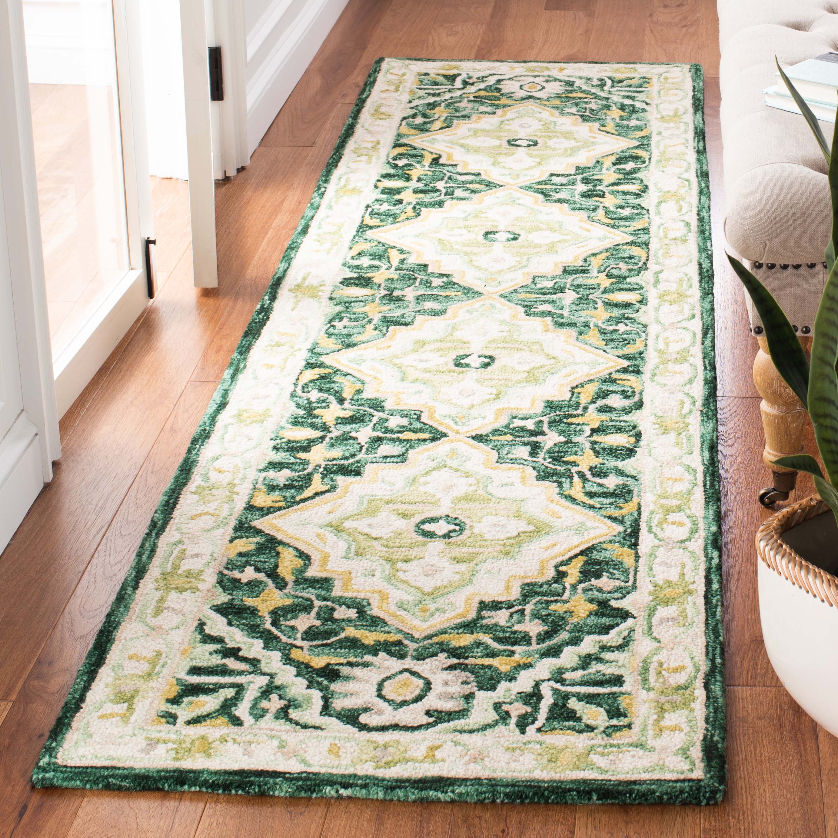Safavieh Aspen 705 Rug, APN705 - Green / Ivory