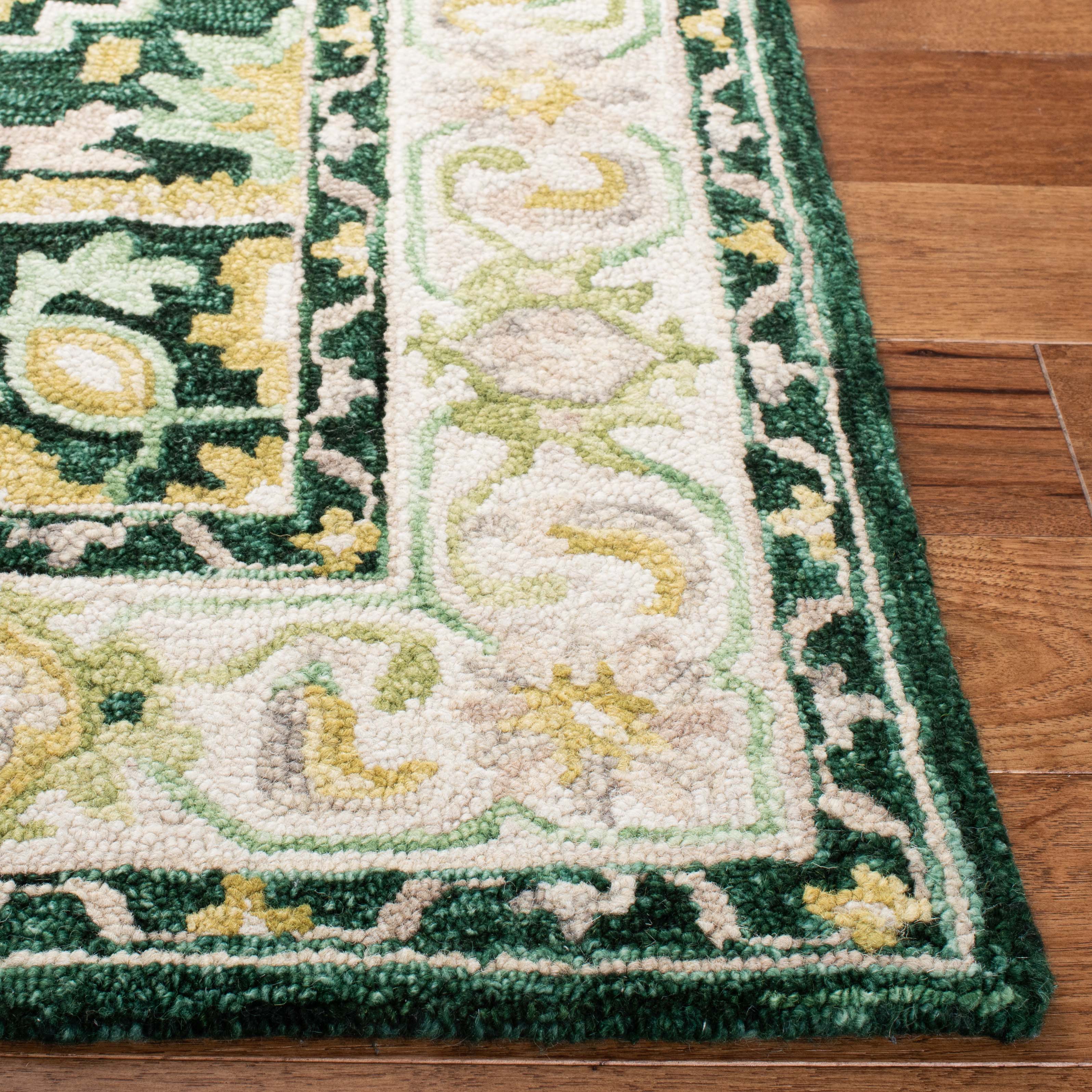 Safavieh Aspen 705 Rug, APN705 - Green / Ivory