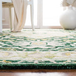 Safavieh Aspen 705 Rug, APN705 - Green / Ivory