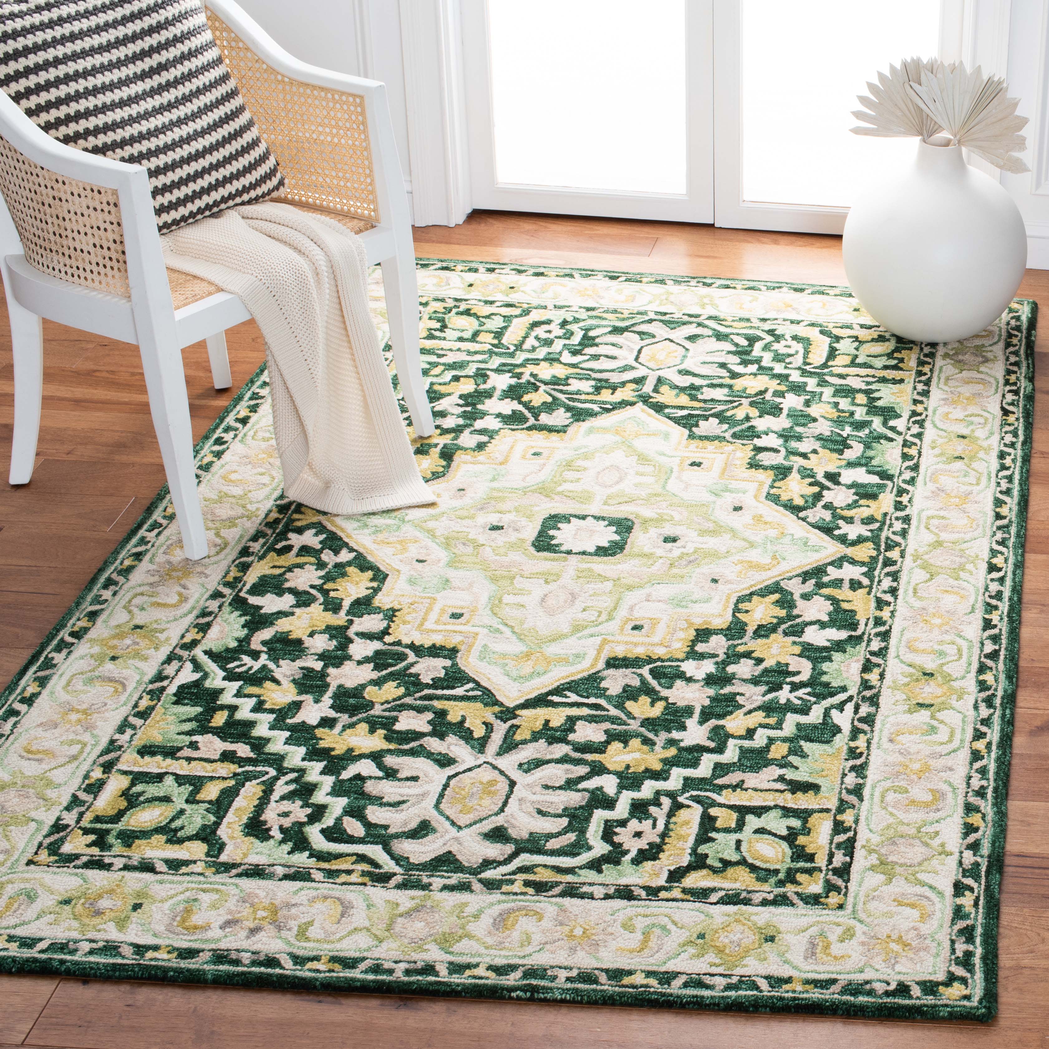 Safavieh Aspen 705 Rug, APN705 - Green / Ivory