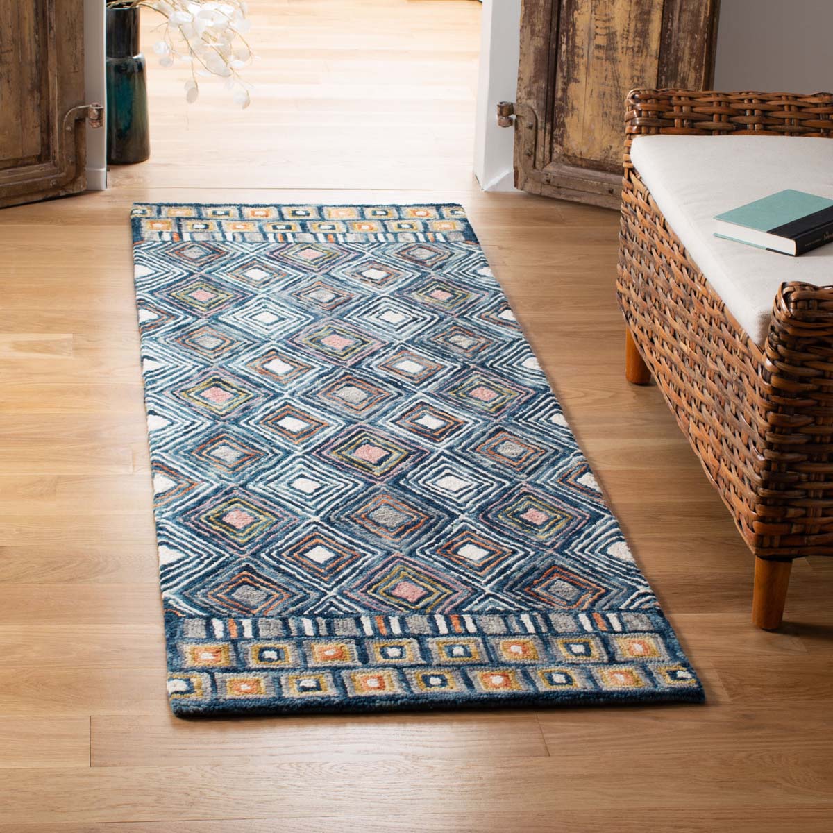 Safavieh Aspen 810 Rug, APN810 - Blue / Gold