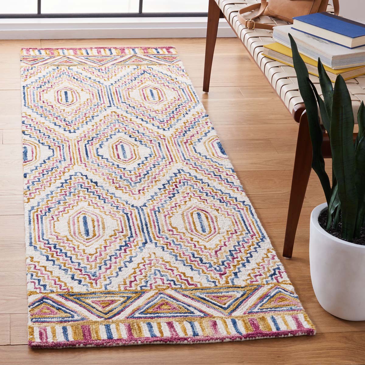 Safavieh Aspen 811 Rug, APN811 - Ivory / Rust