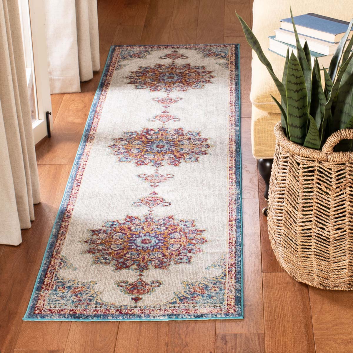 Safavieh Aria 103 Rug, ARA103 - Ivory / Navy