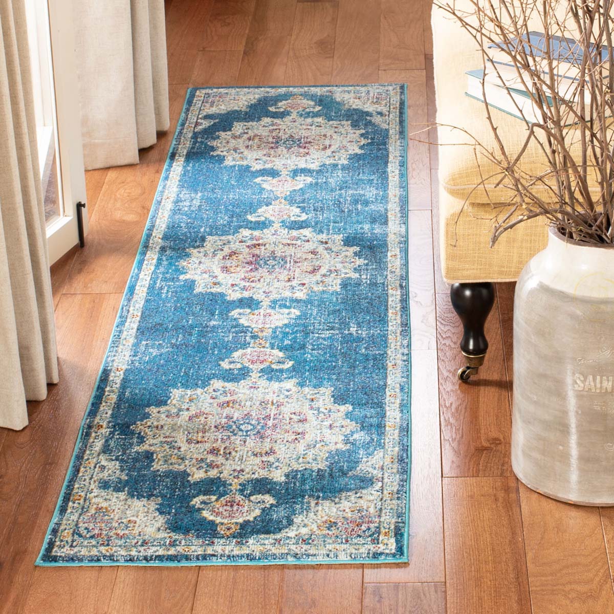 Safavieh Aria 103 Rug, ARA103 - Navy / Ivory