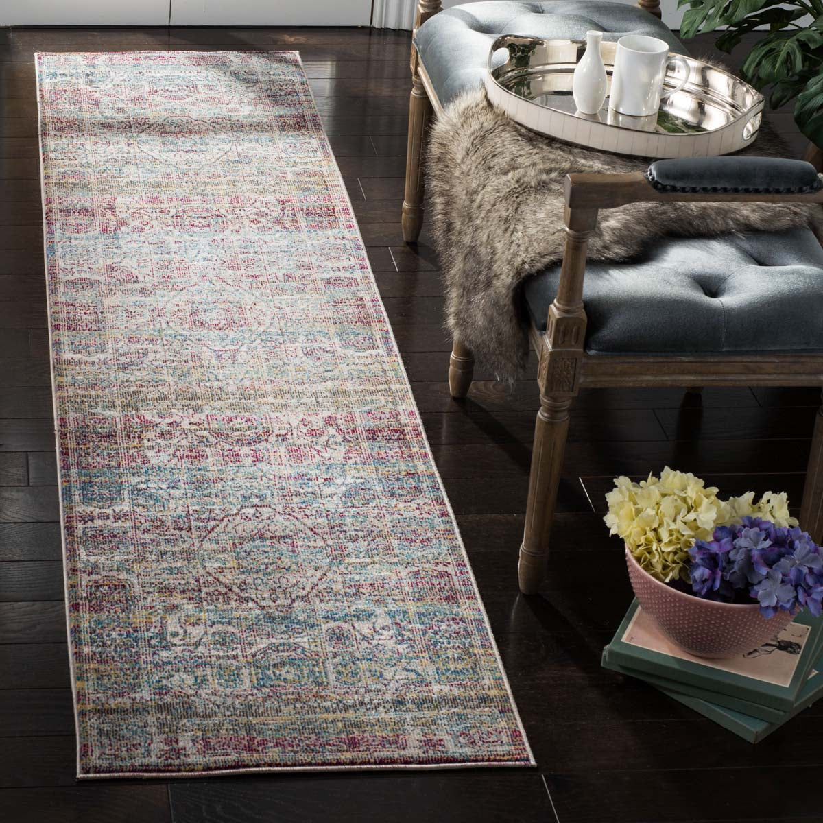 Safavieh Aria 179 Rug, ARA179 - Red / Creme