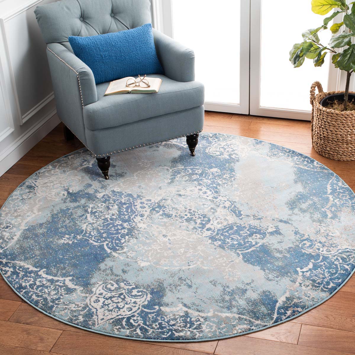 Safavieh Aria 187 Rug, ARA187 - Light Blue / Ivory