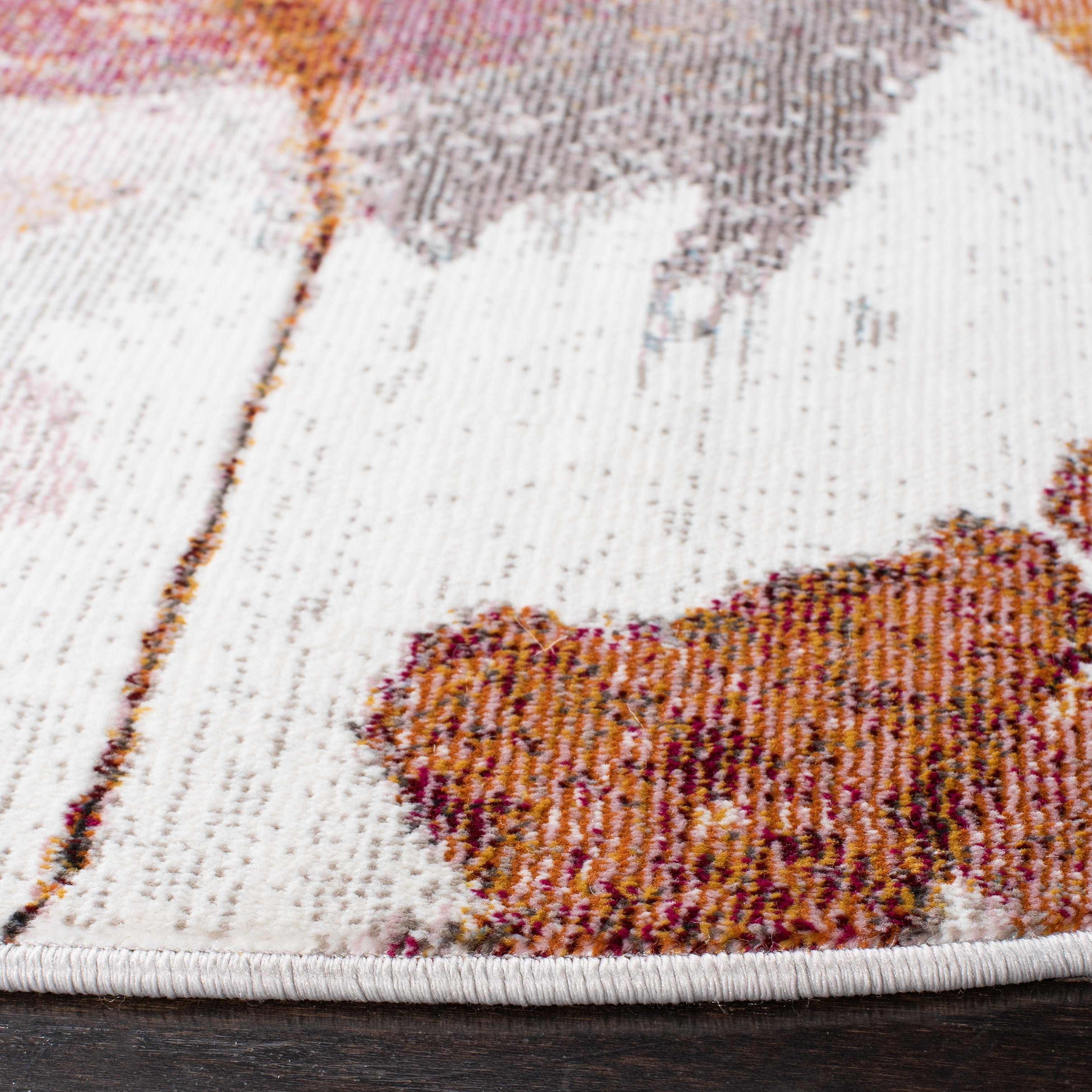 Safavieh Aria 193 Rug, ARA193 - Ivory / Red