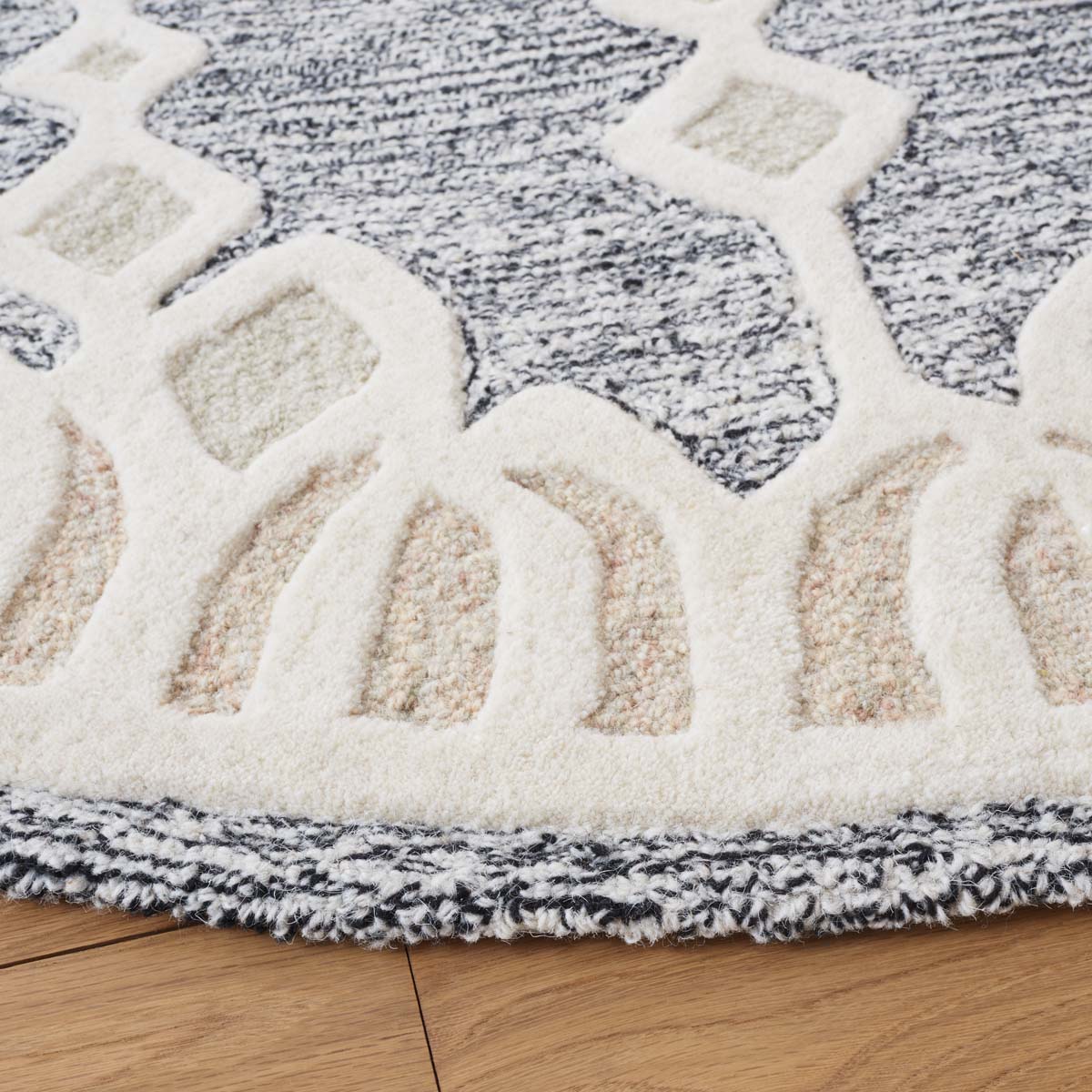 Safavieh Artistry 501 Rug, ARR501 - Ivory / Black