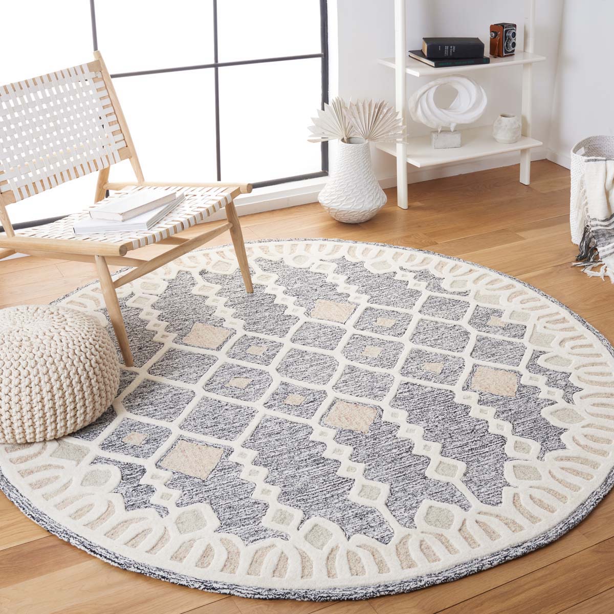 Safavieh Artistry 501 Rug, ARR501 - Ivory / Black