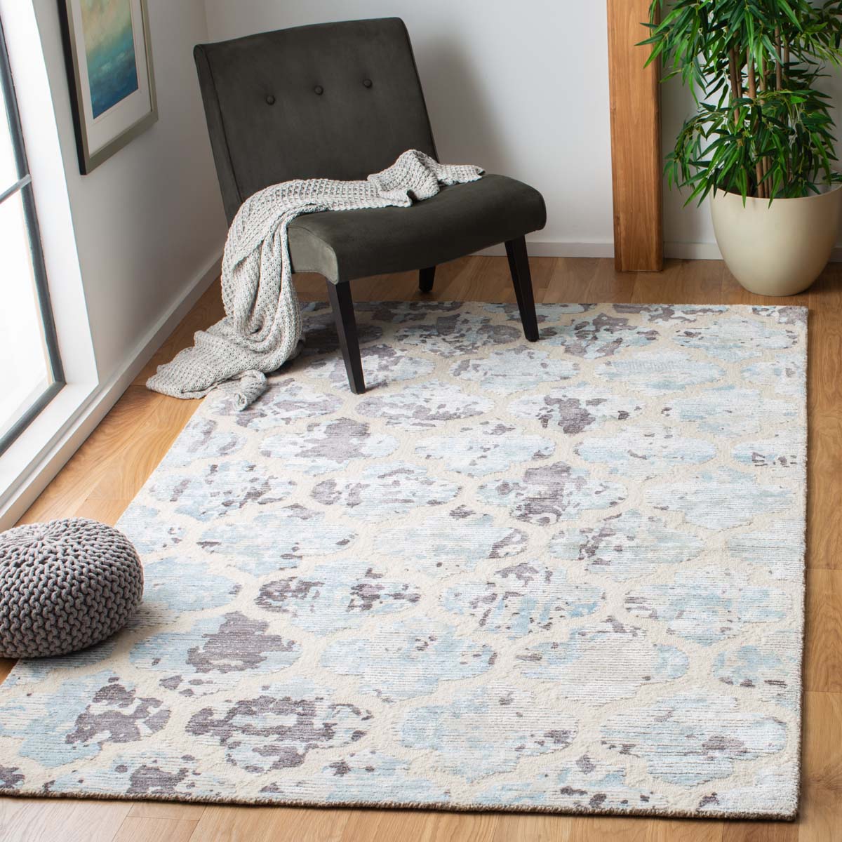 Safavieh Artistry 669 Rug, ARR669 - Blue / Natural