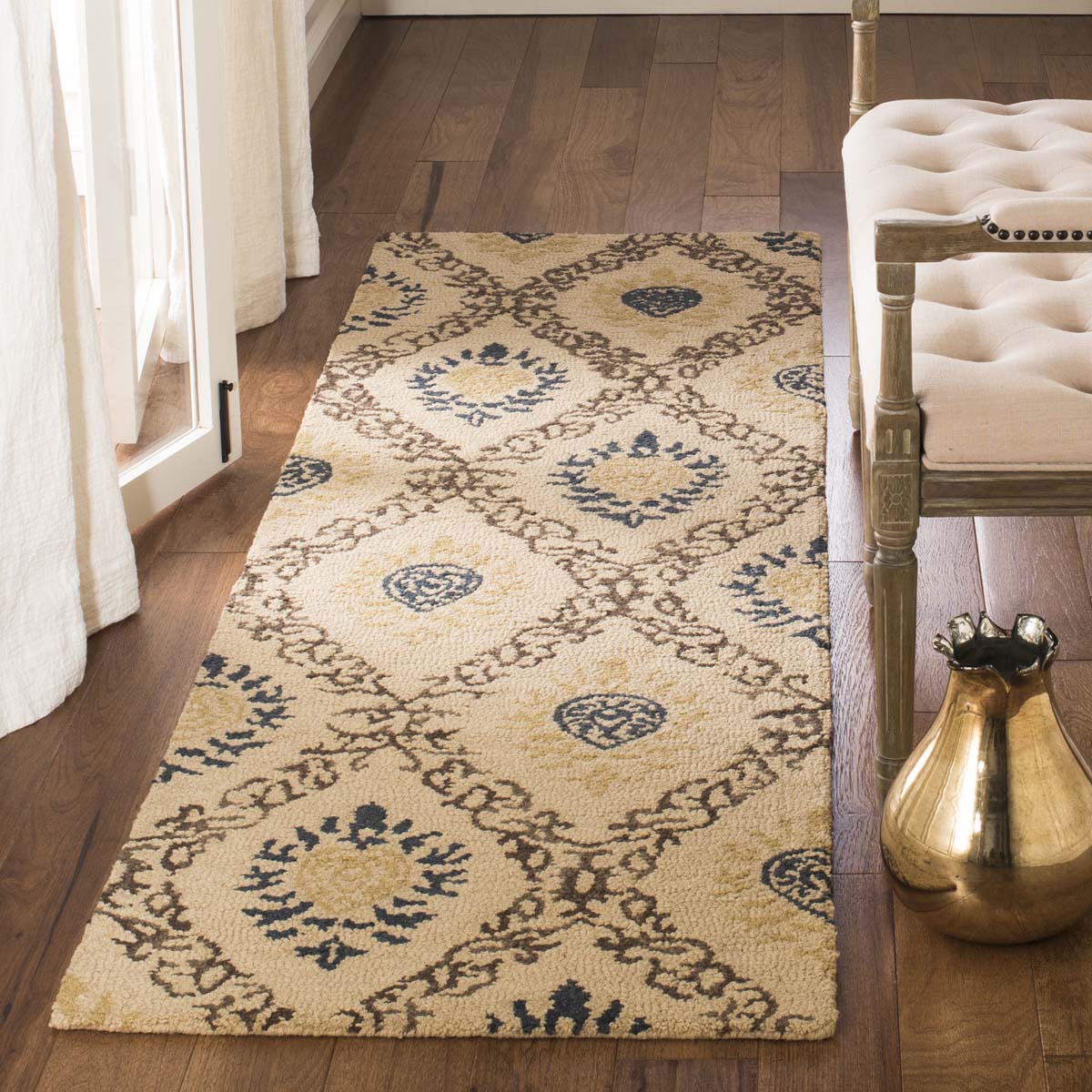 Safavieh Antiquity 60A Rug, AT460A - Light Gold / Multi