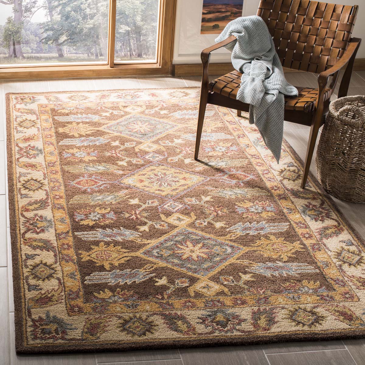 Safavieh Antiquity 02T Rug, AT502T - Dark Brown / Ivory