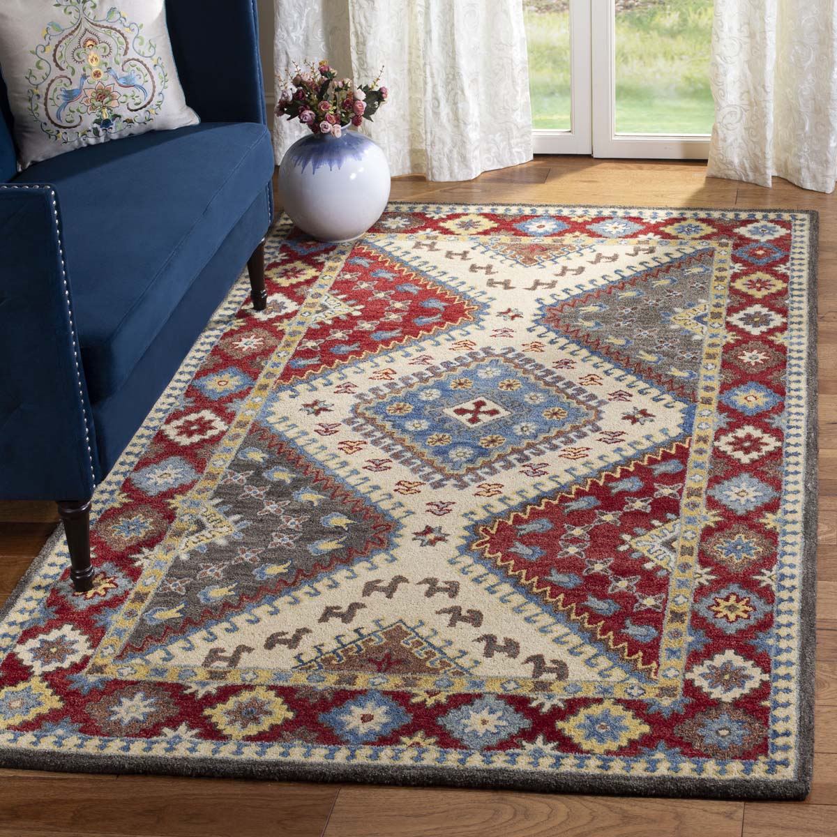 Safavieh Antiquity 07Q Rug, AT507Q - Red / Ivory