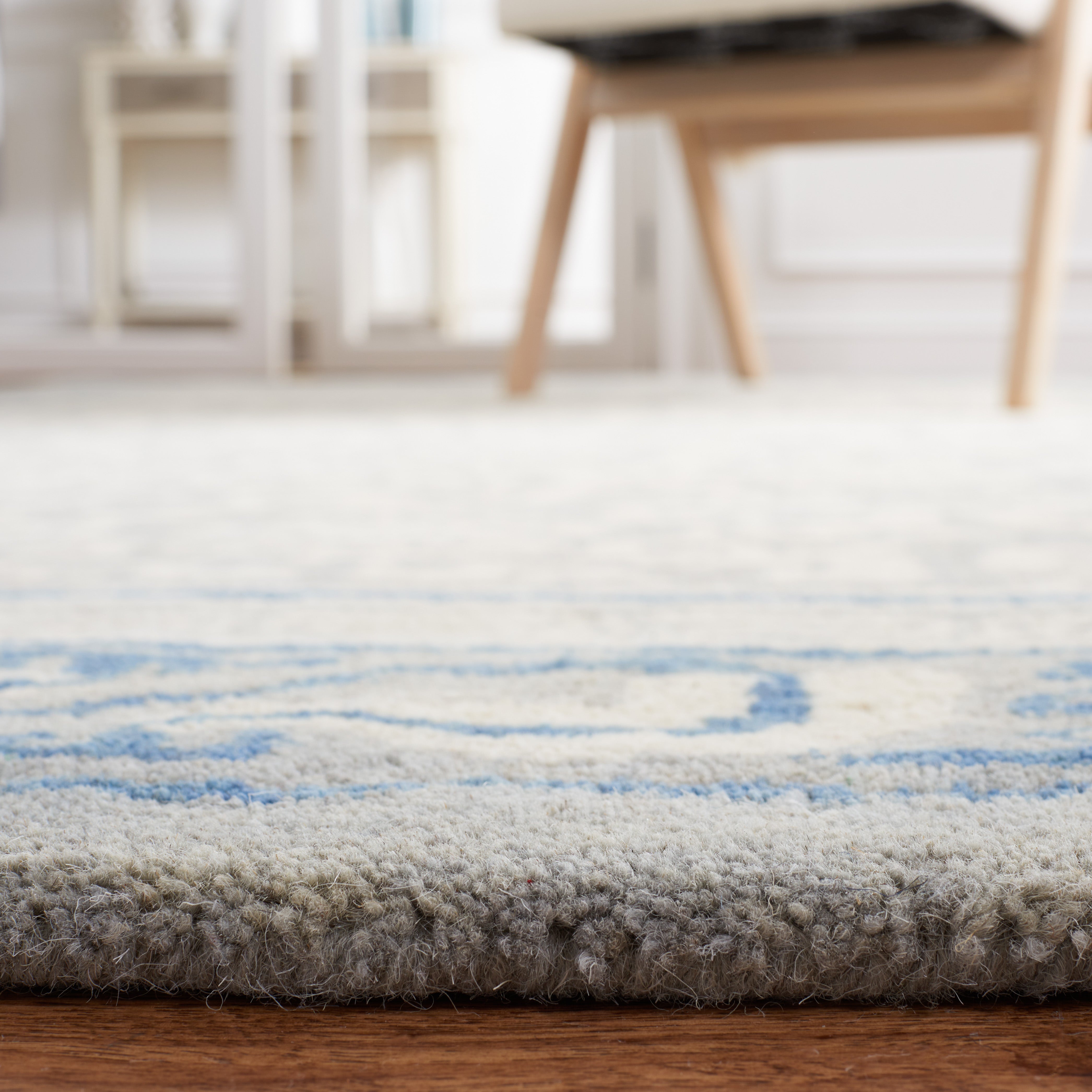 Safavieh Antiquity 60 Rug, AT860 - Grey / Ivory