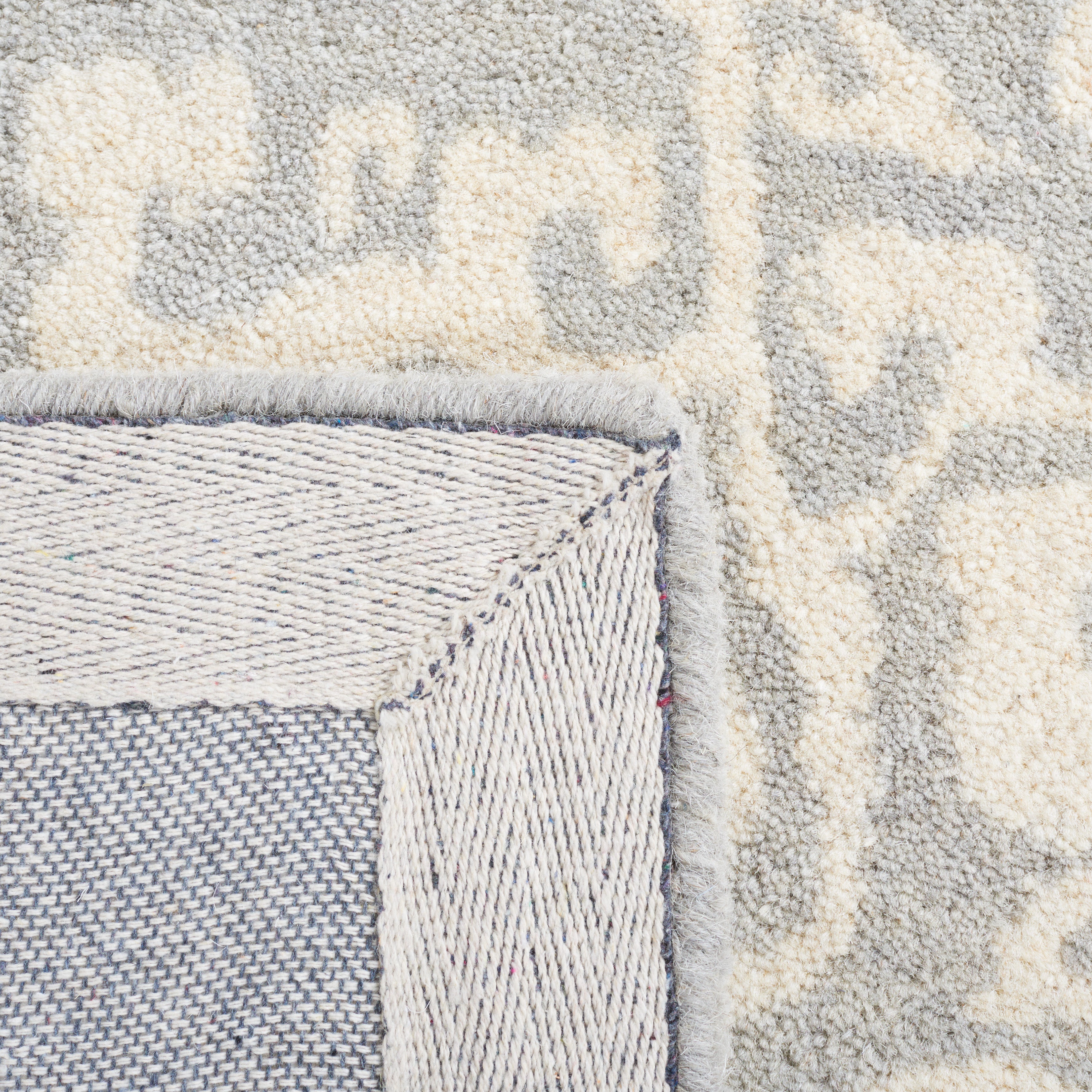 Safavieh Antiquity 60 Rug, AT860 - Grey / Ivory