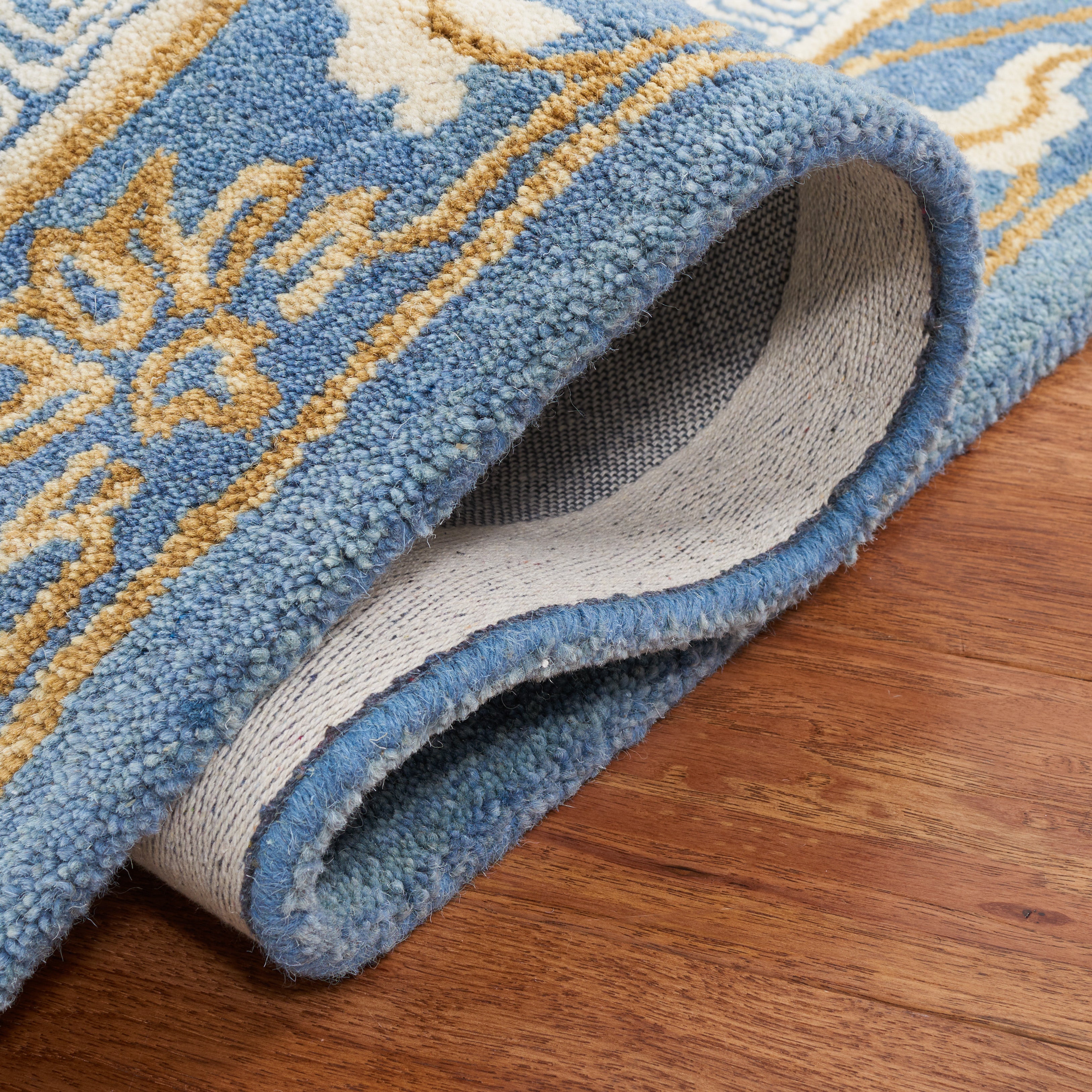 Safavieh Antiquity 60 Rug, AT860 - Blue / Ivory