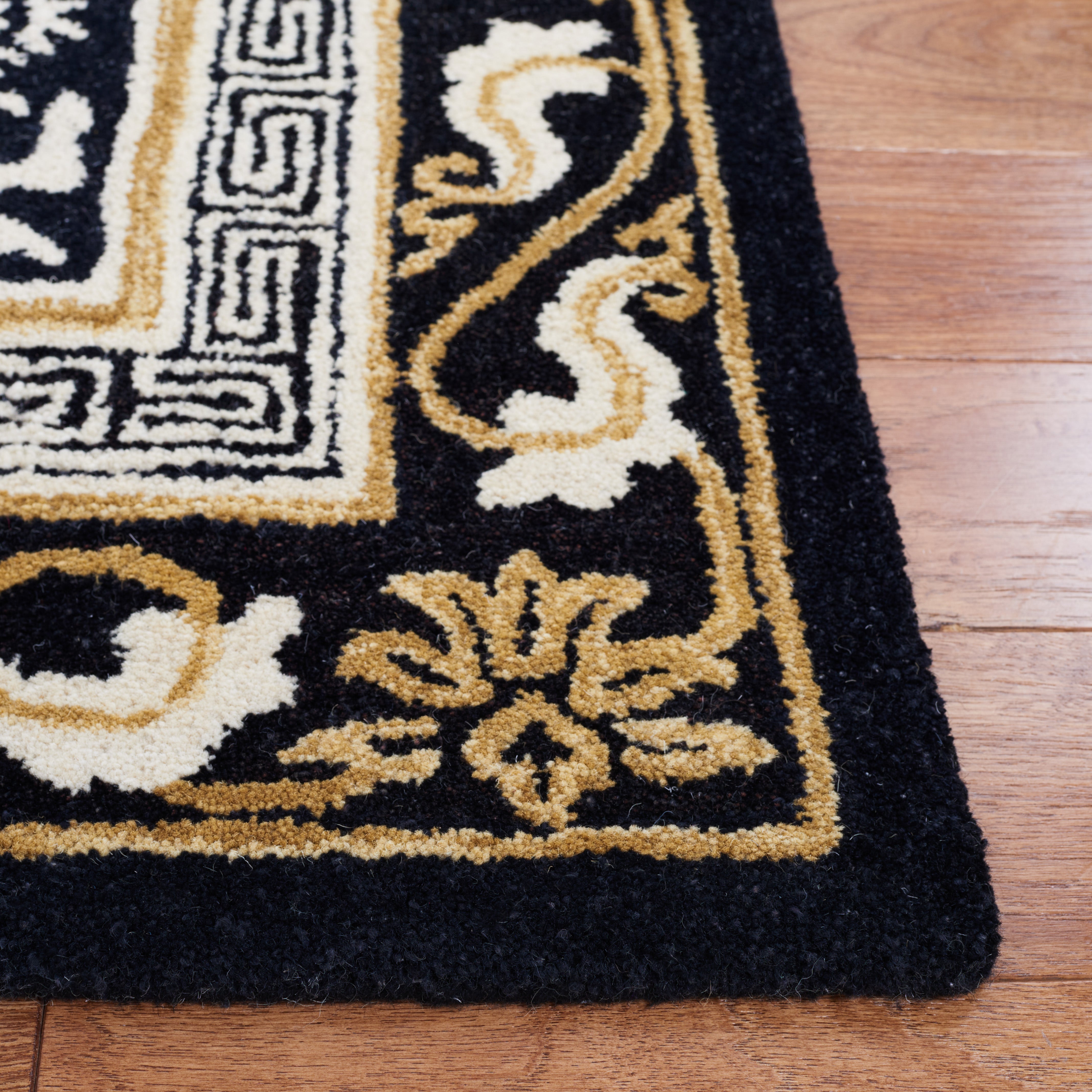 Safavieh Antiquity 60 Rug, AT860 - Black / Ivory