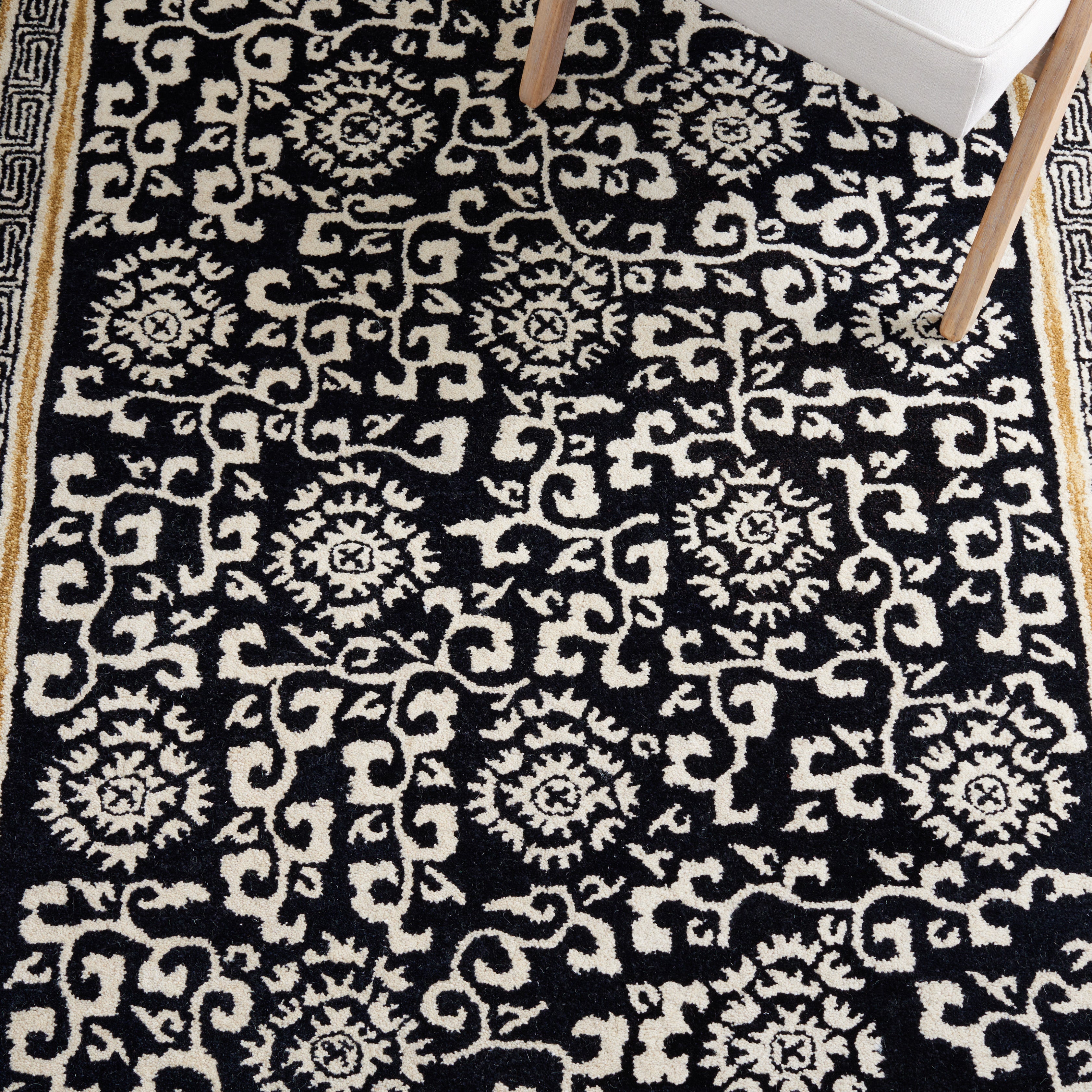 Safavieh Antiquity 60 Rug, AT860 - Black / Ivory