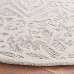 Safavieh Antiquity 61 Rug, AT861 - Silver / Ivory