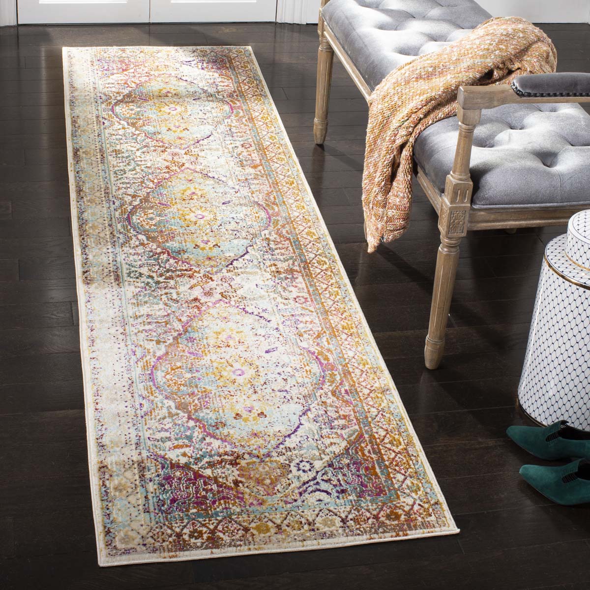 Safavieh Baldwin 189 Rug, BDN189 - Ivory / Fuchsia