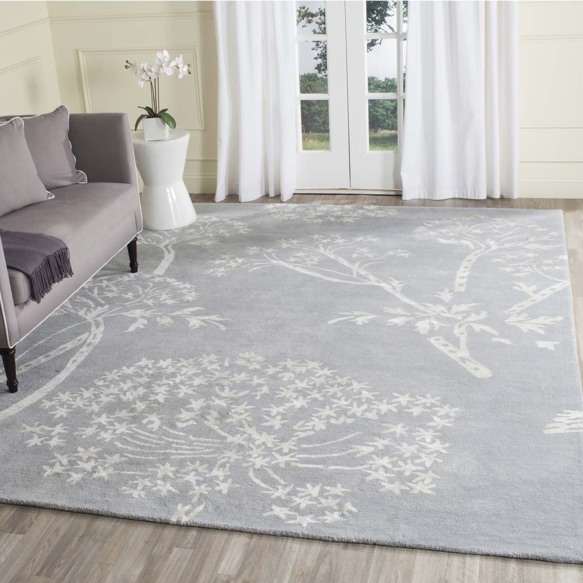 Safavieh Bella 131 Rug, BEL131 - Light Blue / Ivory