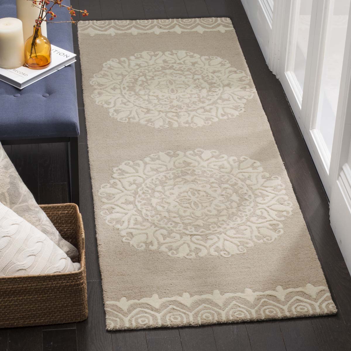 Safavieh Bella 133 Rug, BEL133 - Beige / Ivory