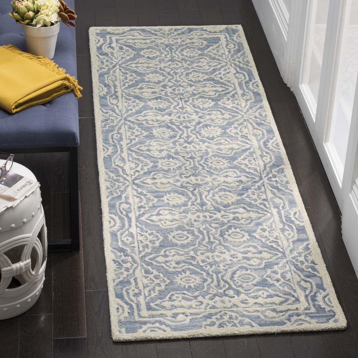 Safavieh Bella 134 Rug, BEL134 - Blue / Ivory