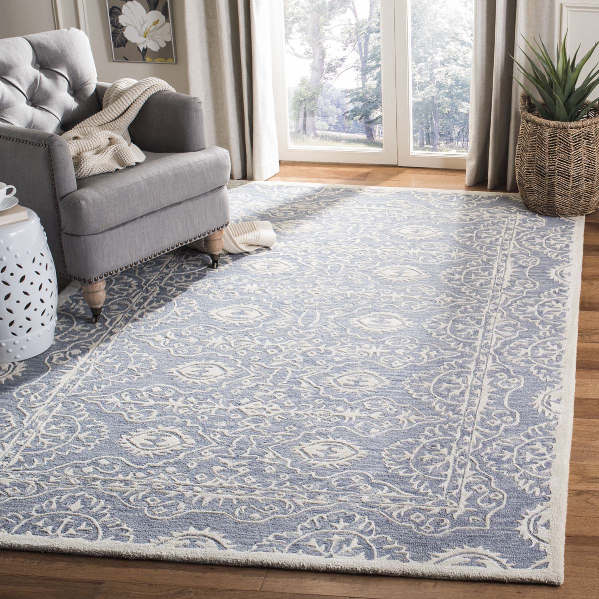 Safavieh Bella 134 Rug, BEL134 - Blue / Ivory