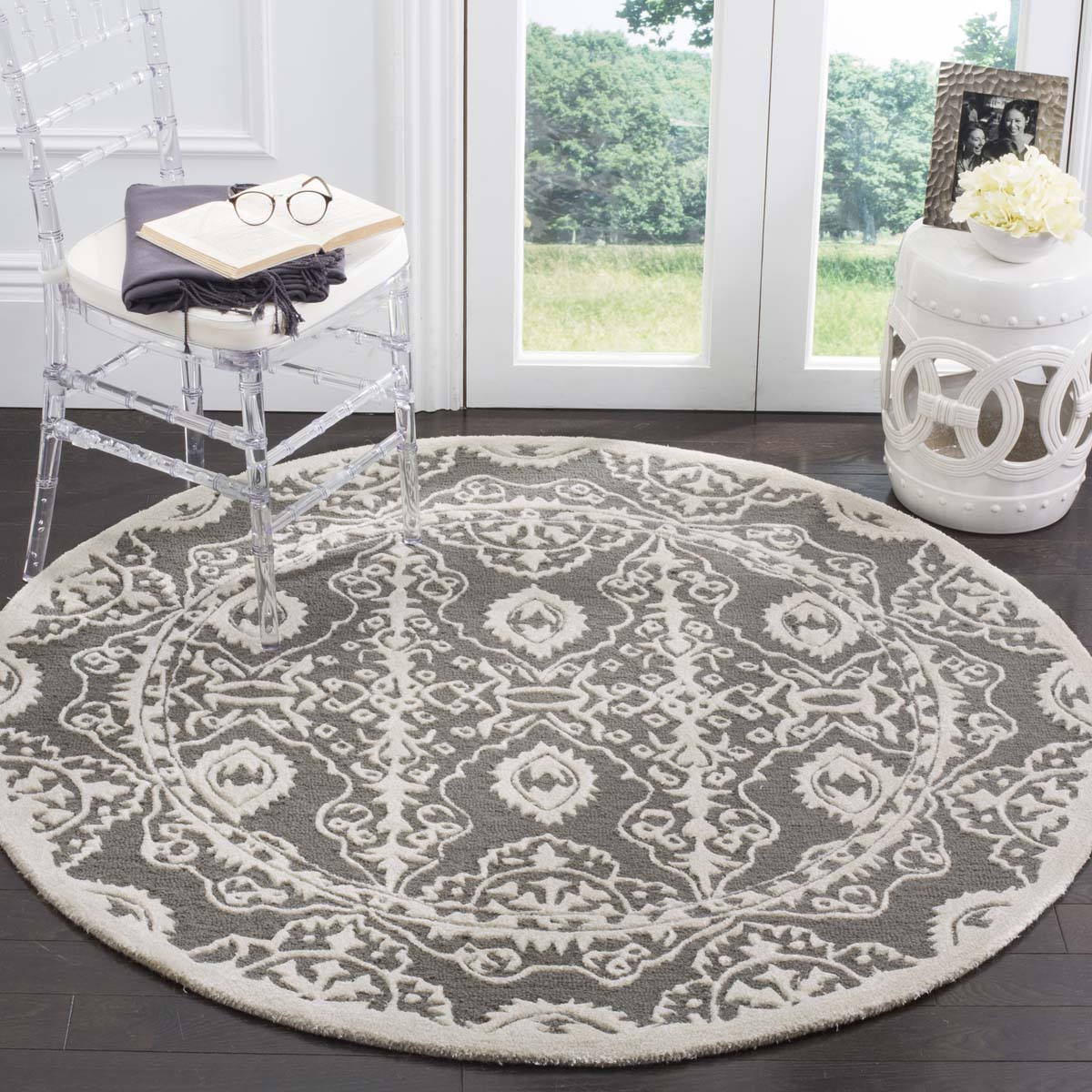Safavieh Bella 134 Rug, BEL134 - Dark Grey / Ivory