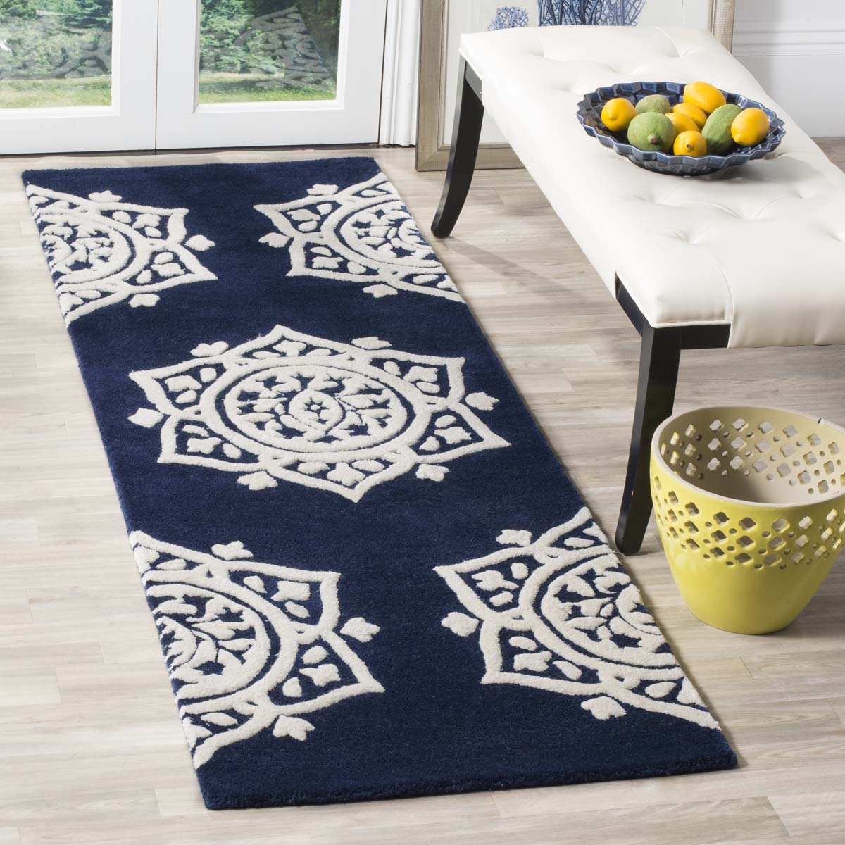 Safavieh Bella 136 Rug, BEL136 - Navy / Ivory