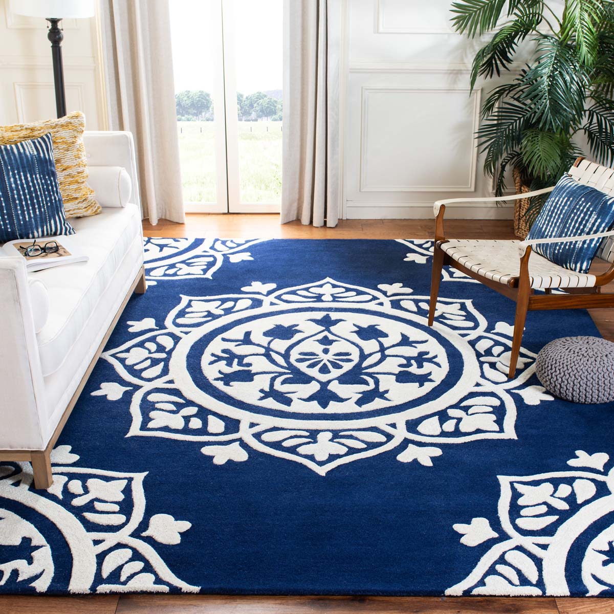 Safavieh Bella 136 Rug, BEL136 - Navy / Ivory