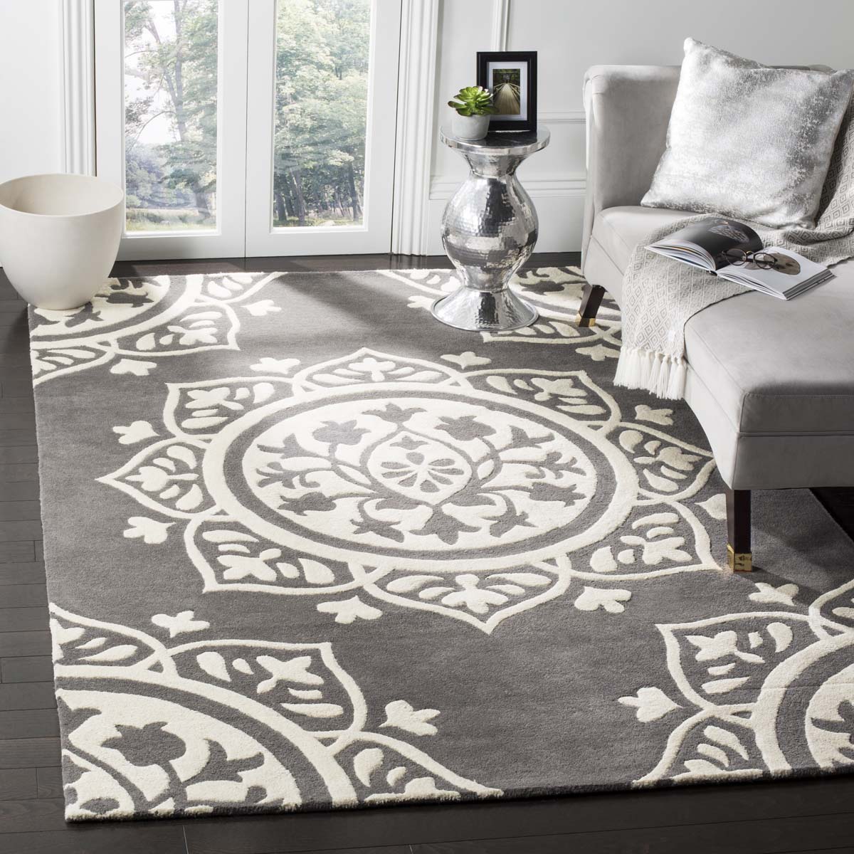 Safavieh Bella 136 Rug, BEL136 - Dark Grey / Ivory