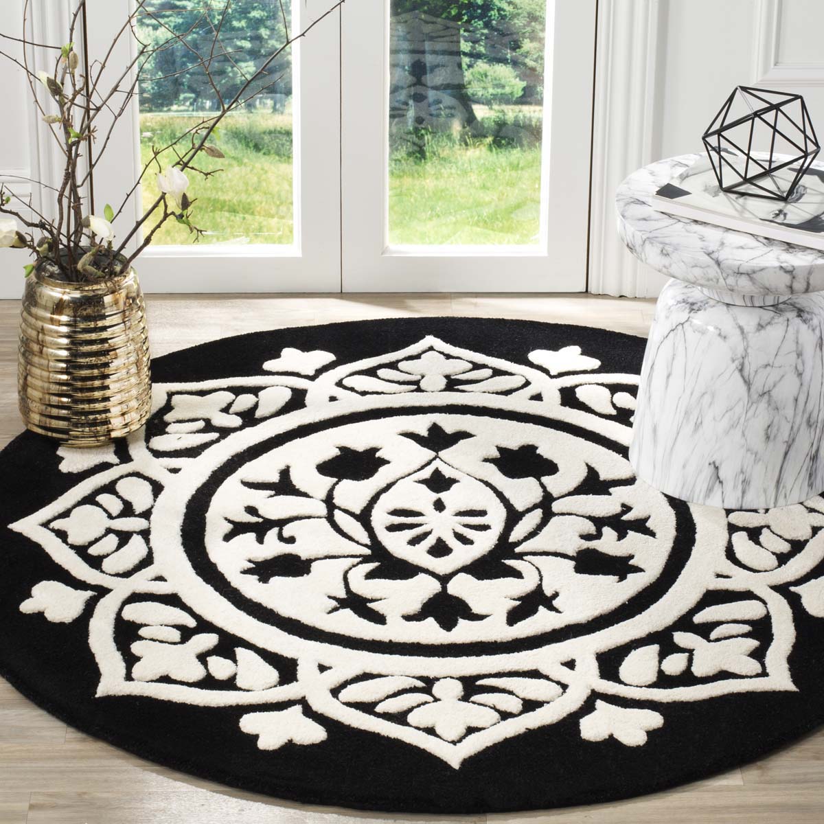 Safavieh Bella 136 Rug, BEL136 - Black / Ivory