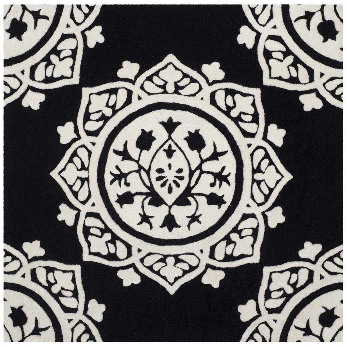 Safavieh Bella 136 Rug, BEL136 - Black / Ivory