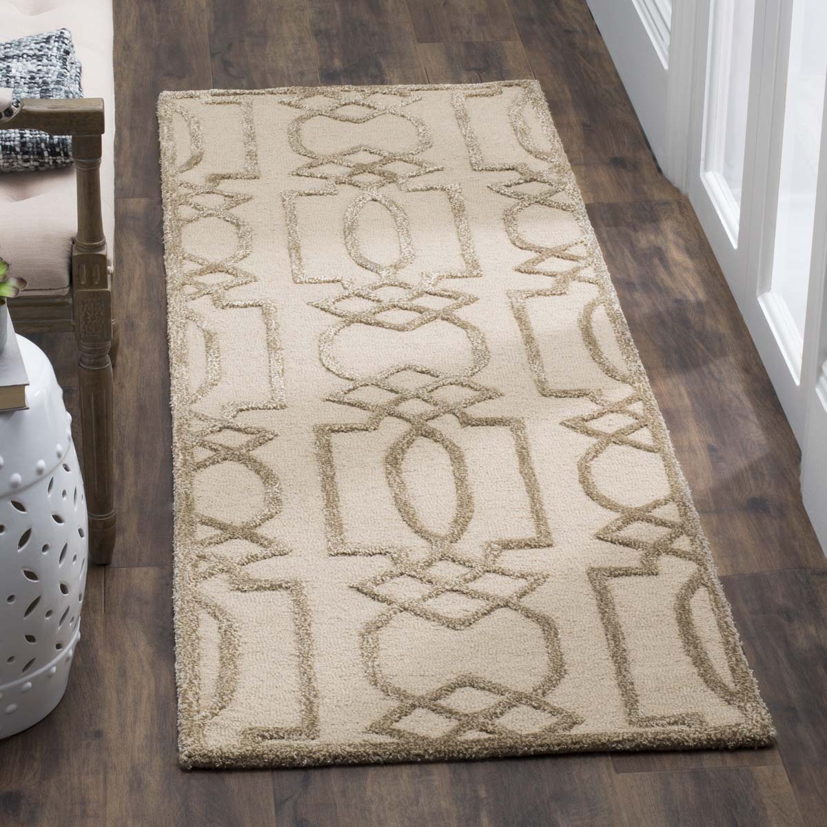 Safavieh Bella 138 Rug, BEL138 - Sand / Brown