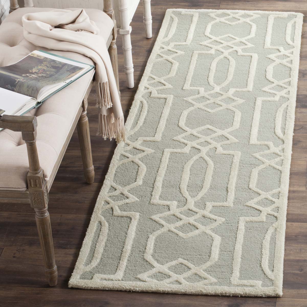 Safavieh Bella 138 Rug, BEL138 - Grey / Ivory