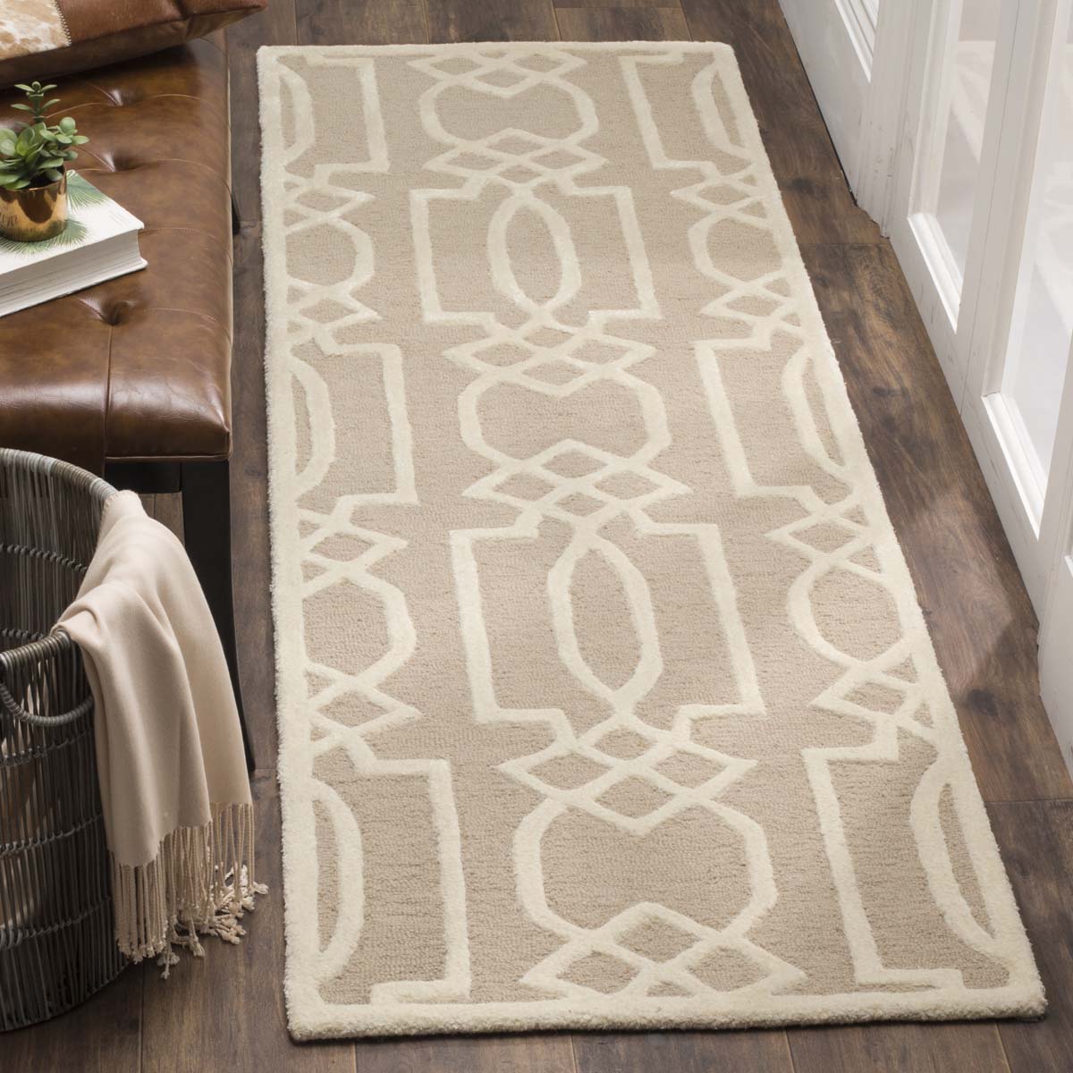 Safavieh Bella 138 Rug, BEL138 - Sand / Ivory