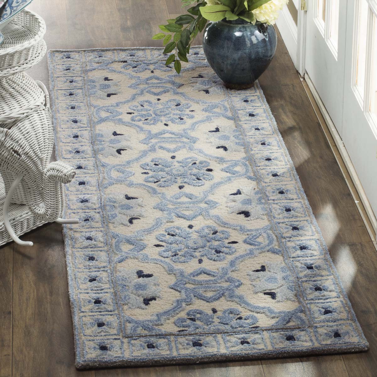 Safavieh Bella 155 Rug, BEL155 - Ivory / Blue