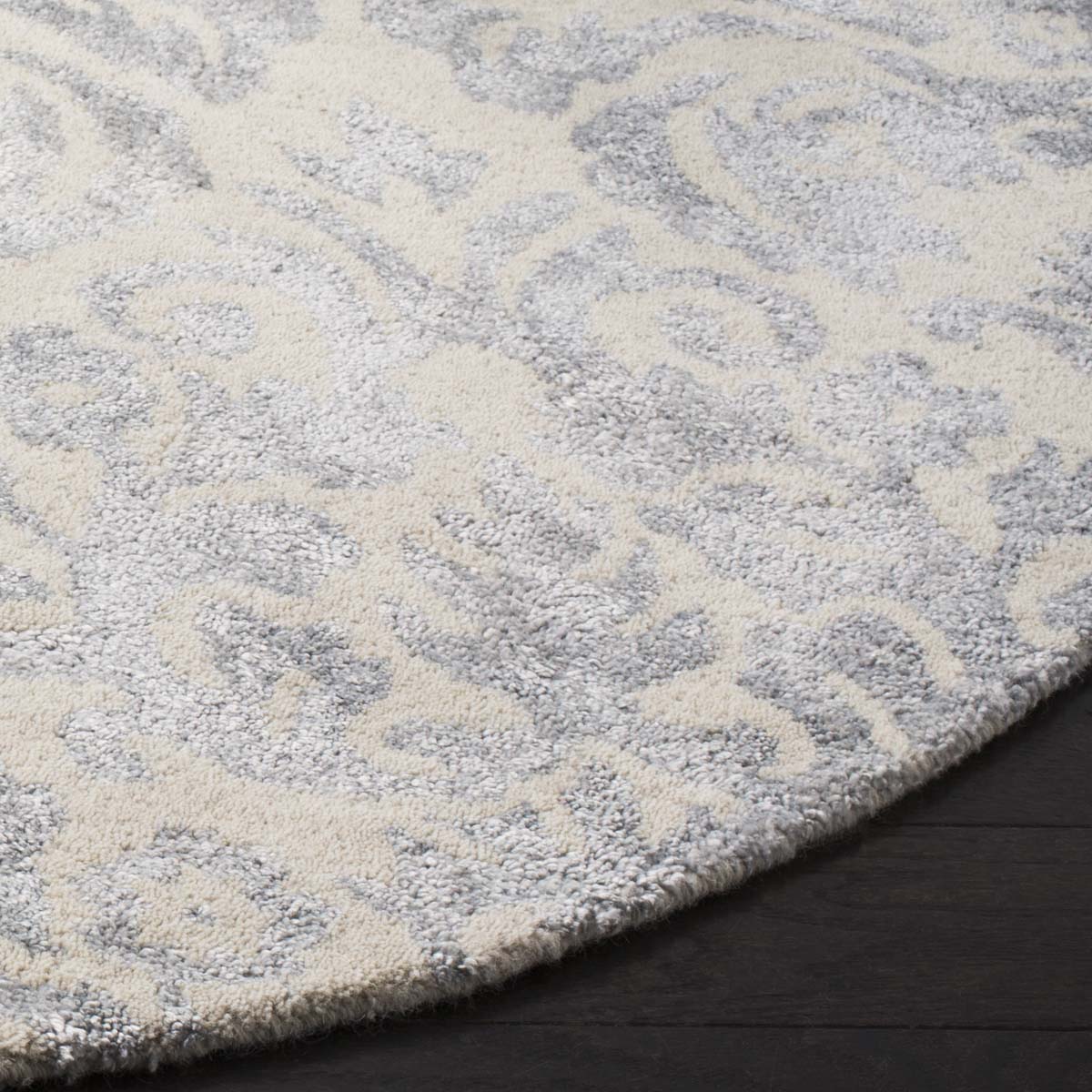 Safavieh Bella 156 Rug, BEL156 - Ivory / Silver
