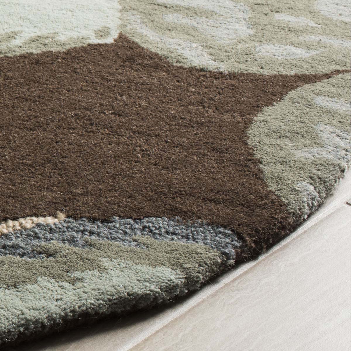 Safavieh Bella 220 Rug, BEL220 - Brown / Multi