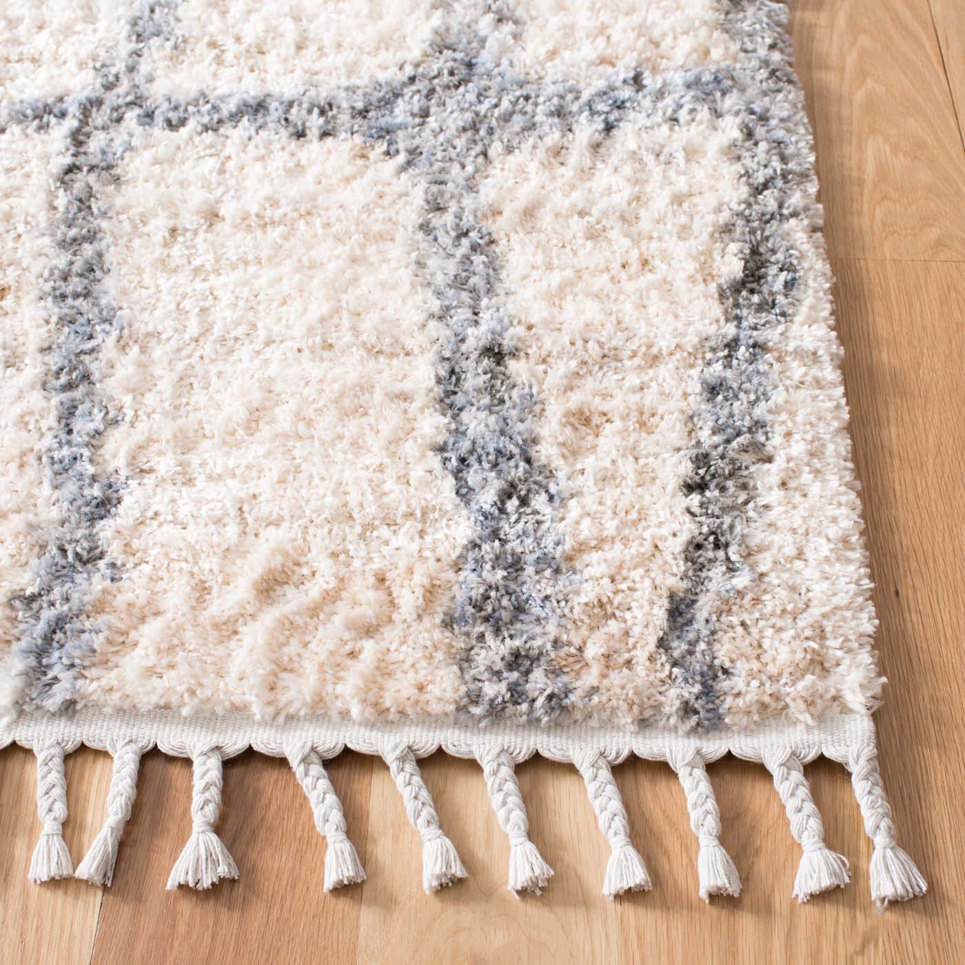 Safavieh Berber Fringe Shag 605 Rug, BFG605 - Cream / Grey