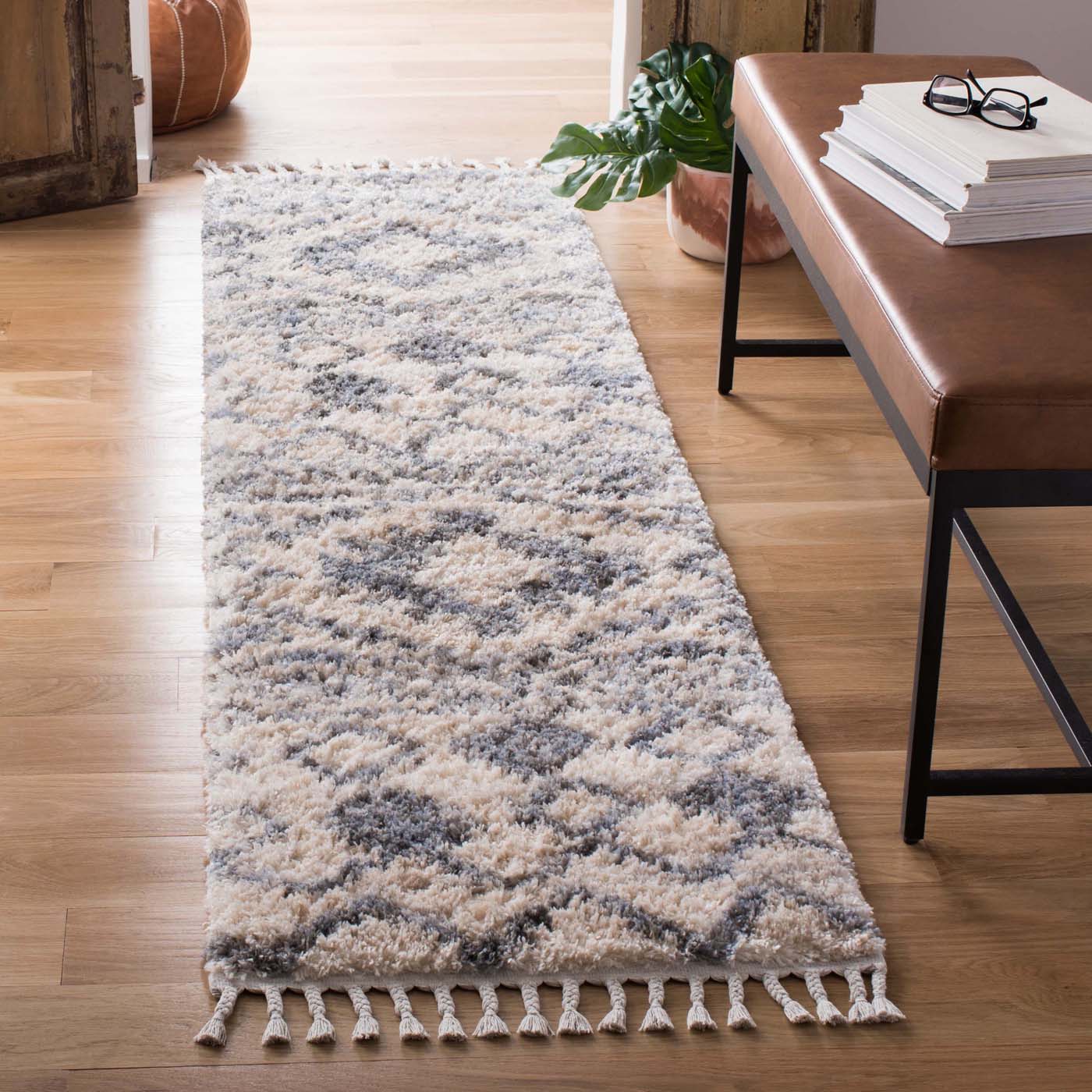 Safavieh Berber Fringe Shag 606 Rug, BFG606 - Cream / Navy