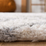Safavieh Berber Fringe Shag 611 Rug, BFG611 - Cream / Grey