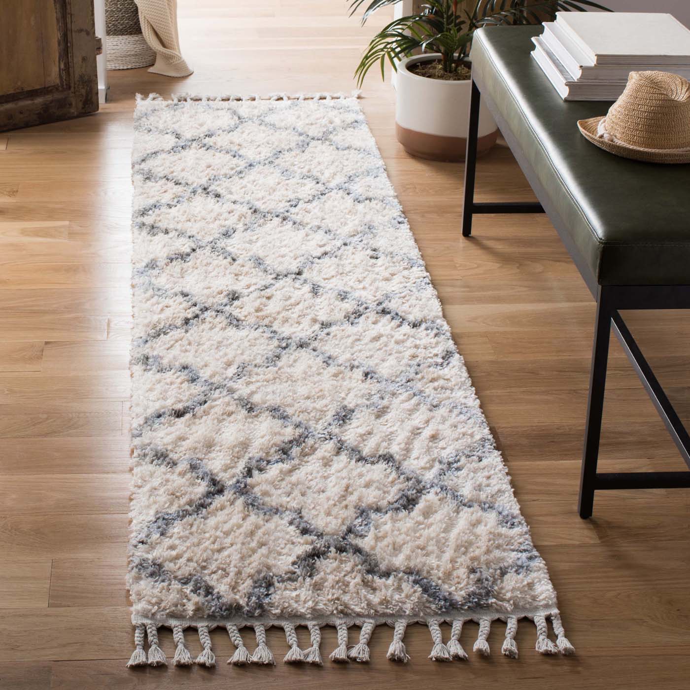 Safavieh Berber Fringe Shag 627 Rug, BFG627 - Cream / Grey
