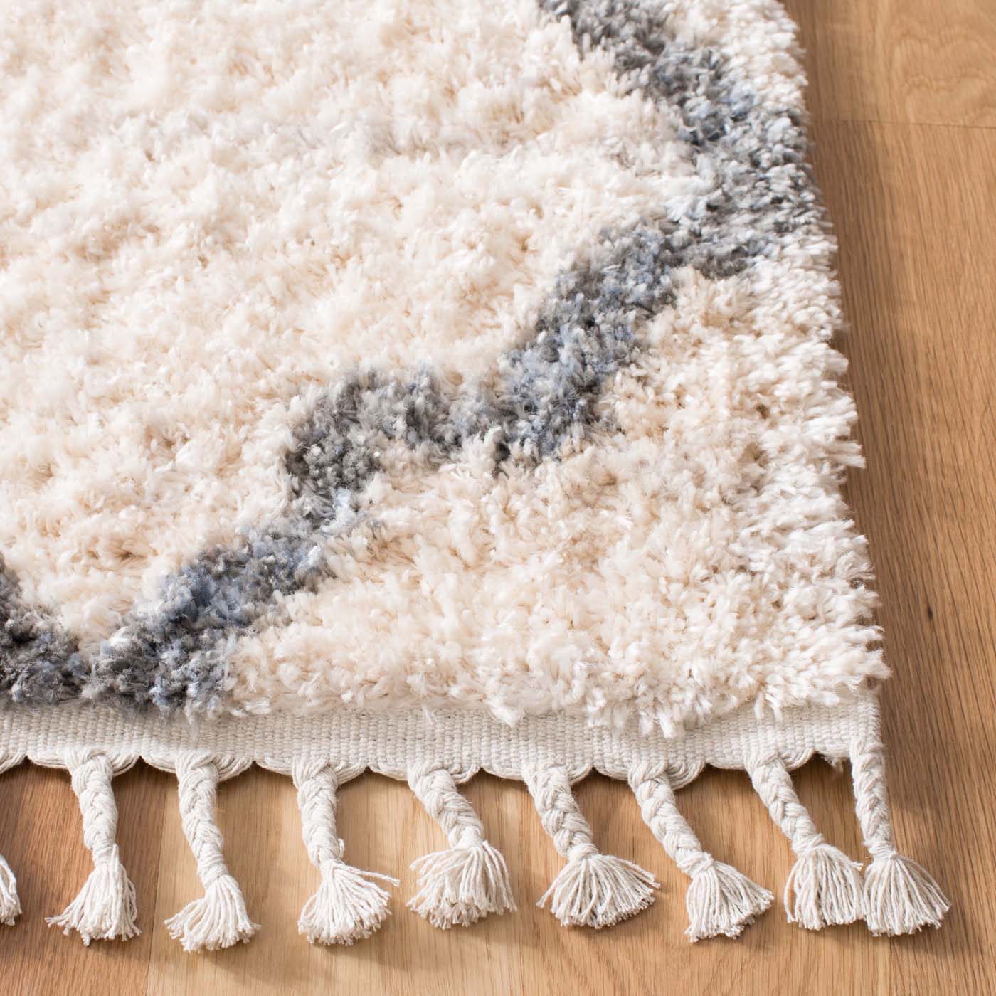 Safavieh Berber Fringe Shag 627 Rug, BFG627 - Cream / Grey