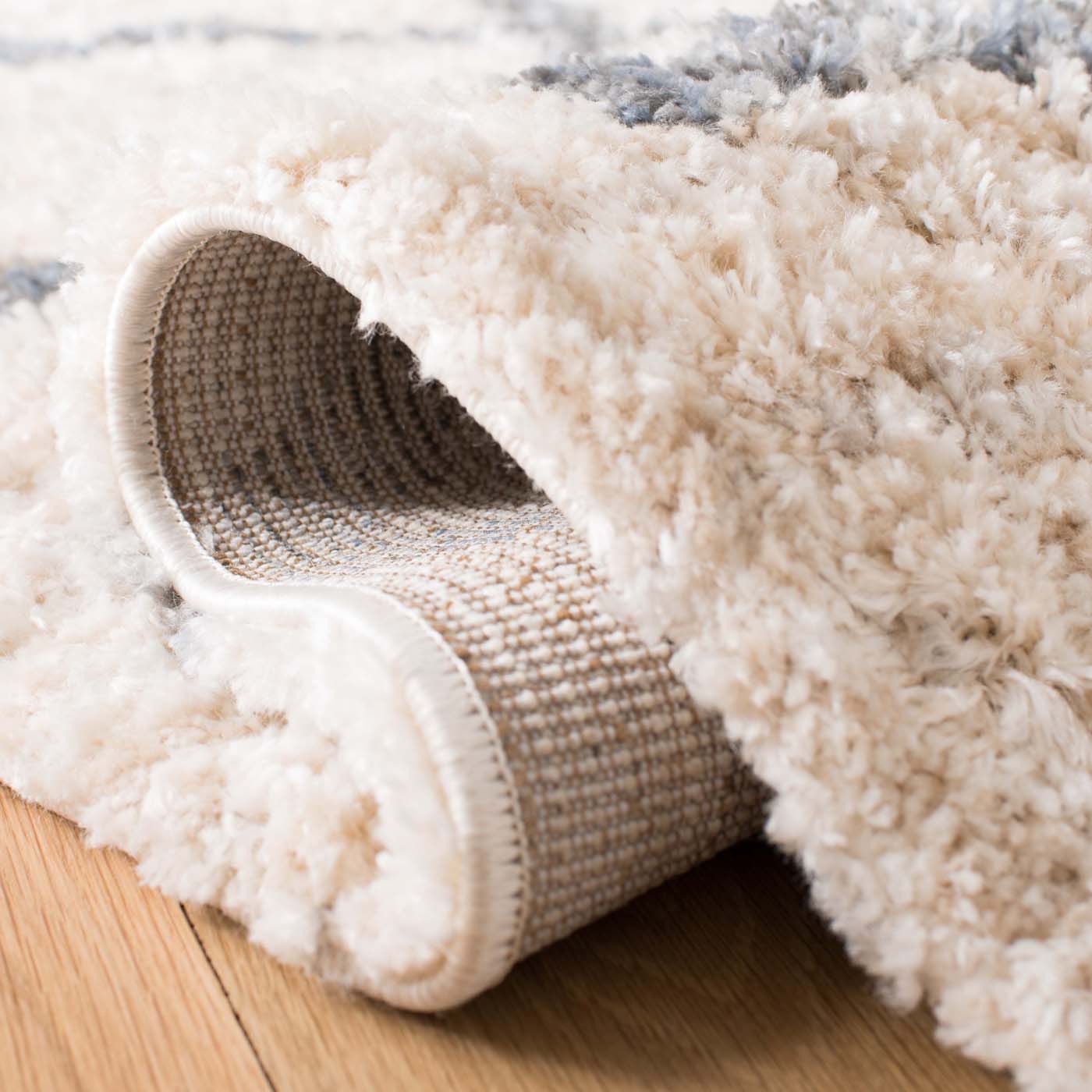 Safavieh Berber Fringe Shag 627 Rug, BFG627 - Cream / Grey