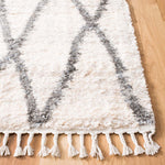 Safavieh Berber Fringe Shag 628 Rug, BFG628 - Creme / Black