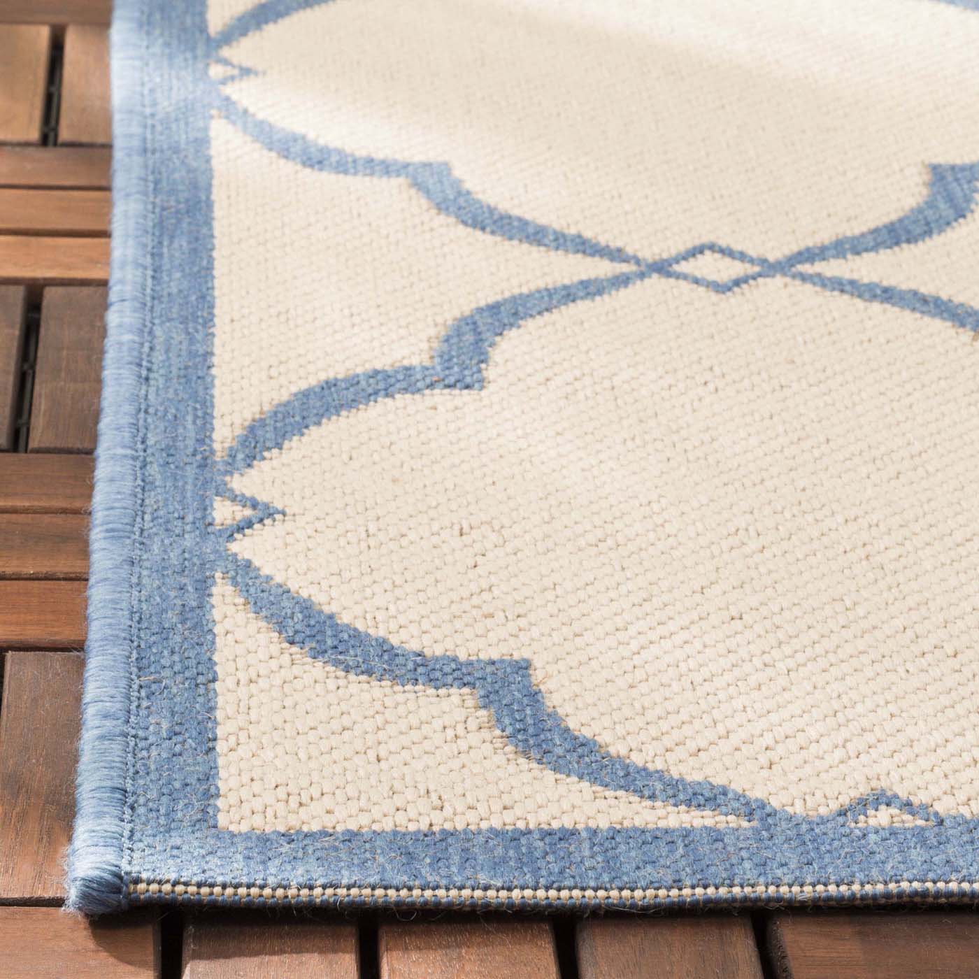 Safavieh Beach House 125 Rug, BHS125 - Cream / Blue